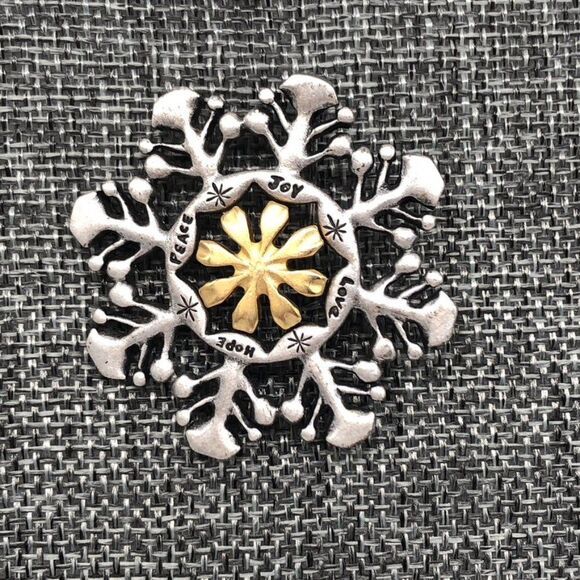 1997 Vintage Snowflake Pin Silver Gold Peace Joy.. - Picture 4 of 10